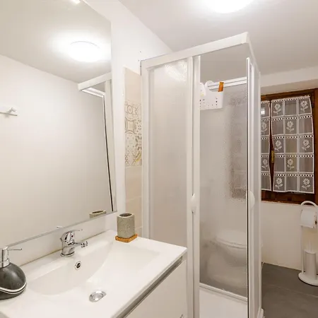 Zen In The Center With Free Parking And 24hours Automatic Check-in With Netflix Dazn And And Air Conditioning Daire *